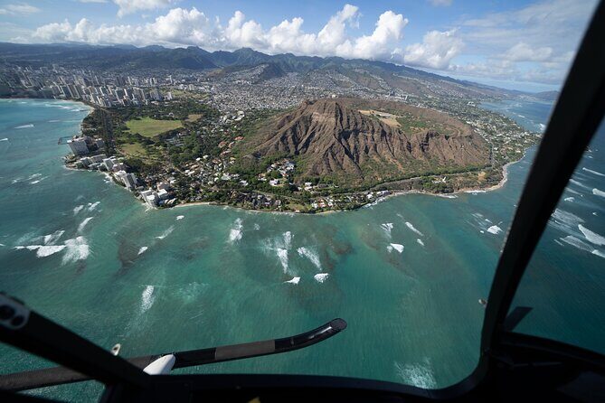 18 Minutes PRIVATE Helicopter Tour in Honolulu - Downtown Honolulu, Punch Bowl Cemetery, and the H201 Interchange