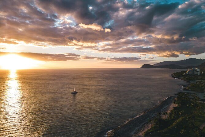2-Hour Oahu Sunset Catamaran Sail - Boarding a 53-Foot Catamaran: Comfort and How to Plan Your Space