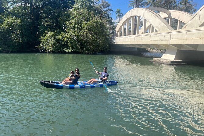 2 hour tandem kayak rental at our private launch area in Hale'iwa - Launching the tandem kayak: the part most people worry about