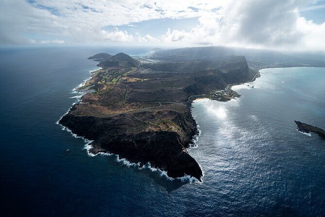 30 Minutes PRIVATE Helicopter Tour in Honolulu - A tight 30 minutes over Honolulu: how to make it worth $359