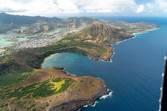 30 Minutes PRIVATE Helicopter Tour in Honolulu - The included gear that actually helps: headset + cell phone lanyard