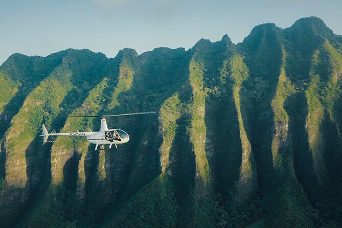 60 Minutes SHARED Helicopter Tour in Honolulu - Oahu from above: Hanauma Bay, blowhole views, and Makapu’u landmarks