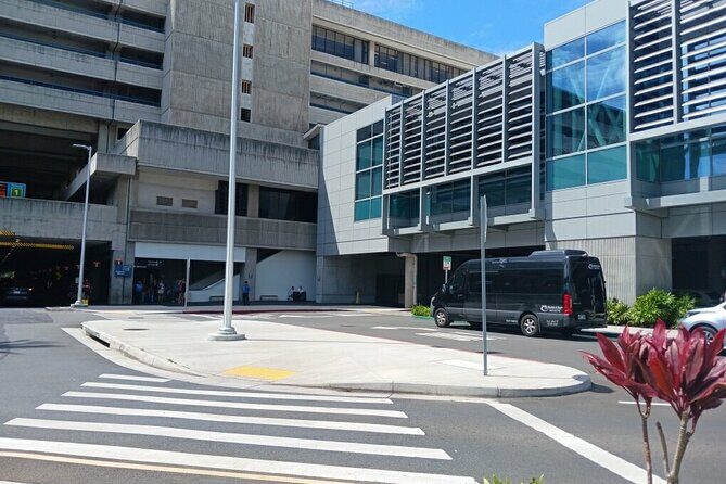 Airport Shuttle - HNL Airport to Waikiki - The Shared Ride: What the About-30-Minute Trip Feels Like