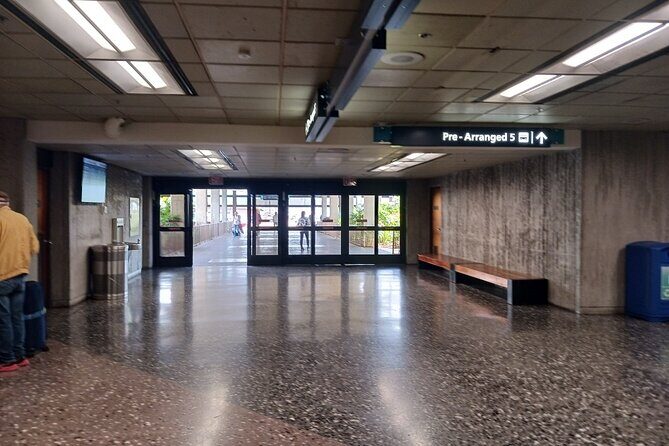 Airport Shuttle - HNL Airport to Waikiki - Drop-Off in Waikiki: Convenient, With One Common Caveat