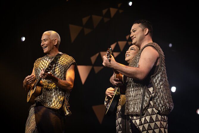 'Auana by Cirque du Soleil at the Waikiki Beachcomber Hotel - Auana at the OUTRIGGER Waikiki Beachcomber: what you’re buying