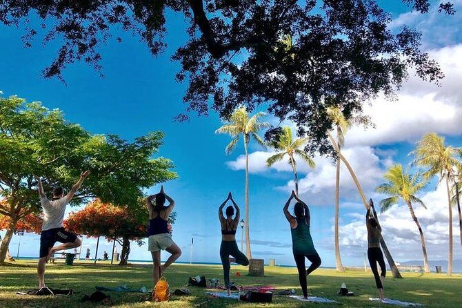 Beach Yoga on Waikiki with Diamondhead Backdrop - Picking the right spot: hearing and focus outdoors
