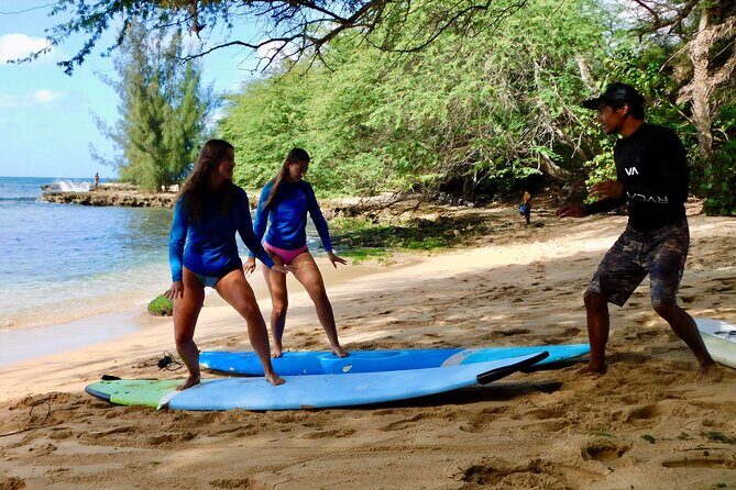 Beginner Surf Lesson at North Shore Haleiwa, Oahu - Watching green sea turtles while you surf