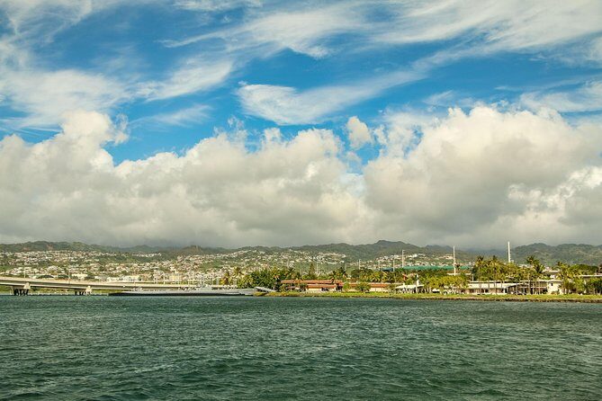 Best Of Pearl Harbor: The Complete Experience Tour - The Short Stops: Punchbowl Crater, Downtown, and King Kamehameha Statue