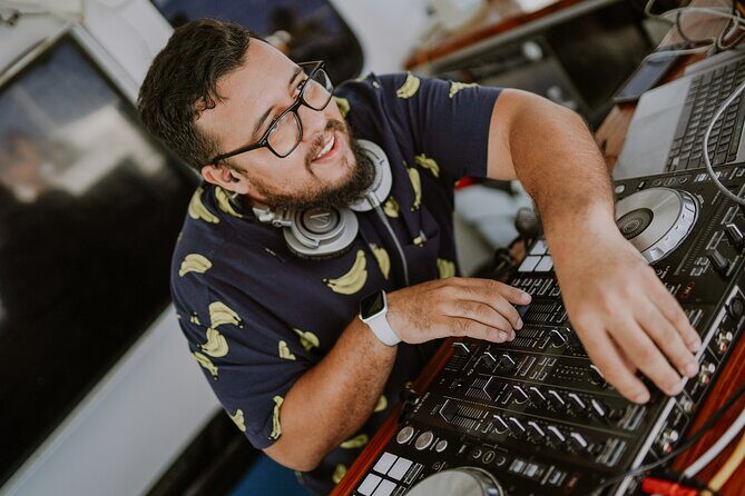 Bikini Bottom Public Party Dance Cruise + LIVE DJ - The Boat Setup: Shade, Seating, and Why Size Can Change Everything