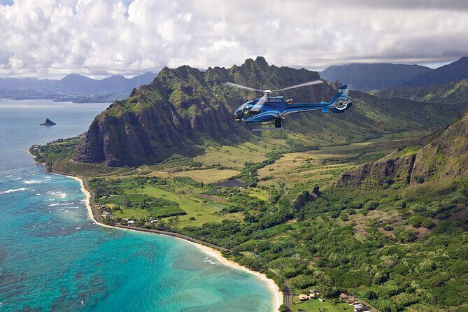 Blue Skies of Oahu Helicopter Tour - Lanikai and Kailua on the windward side: why this area photographs so easily