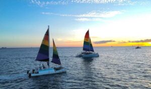 Board from Waikiki Beach: Scenic Sunset Sail on the Hāwea - Getting There Without Stress: Duke Kahanamoku Statue Meets Real Life