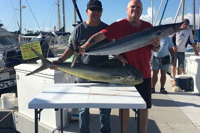 Deep Sea Shared Fishing Charter in Honolulu - Crew style: when help makes the difference between fun and frustration