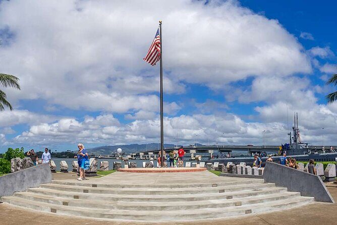 Deluxe Pearl Harbor USS Arizona Memorial and Honolulu City Tour - Pearl Harbor National Memorial: what happens from visitor center to USS Arizona