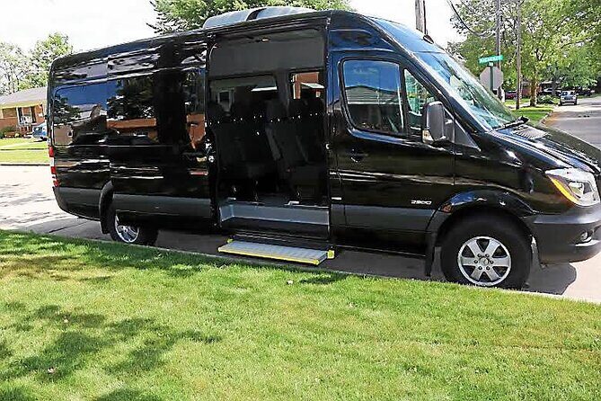 Departure Shuttle: Waikiki Hotel to Airport - Inside The Van: What the Ride Feels Like (Clean, Air-Conditioned, Calm)