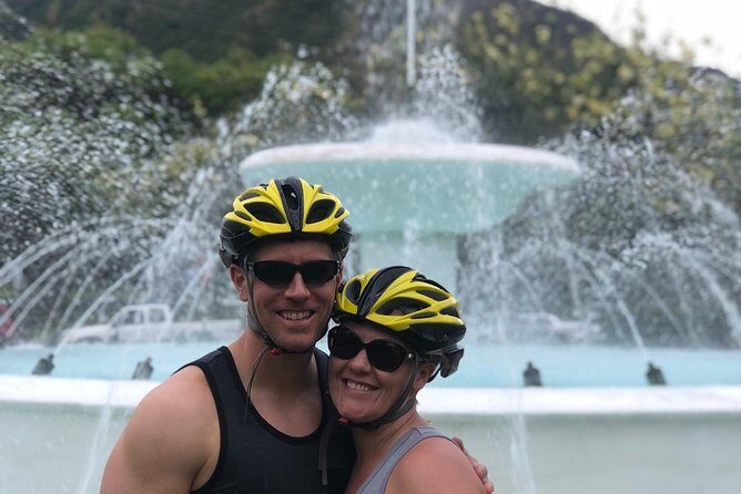 Diamond Head Bike to Hike and Local Lunch - Makalei Beach Park: the quick green-sand stop that explains the name