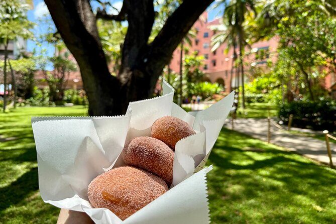Downtown Honolulu Food Tour with 5 Local Favorites Tastings - The stops that actually make Honolulu click