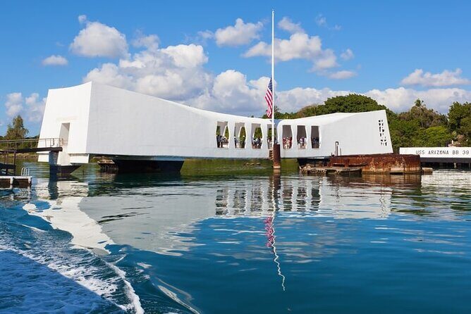 Family-friendly Pearl Harbor and Honolulu Downtown with private transportation - Hotel Pickup and Private Car: the anti-hassle plan