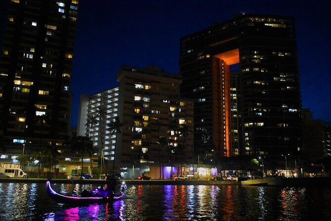 Fireworks Waikiki Gondola Cruise -lots of fun- - Friday Night Fireworks at Hilton Hawaiian Village: The Viewing Angle