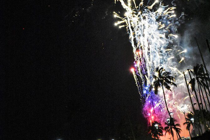 Fireworks Waikiki Gondola Cruise -lots of fun- - Food, Drinks, and Comfort Perks You’ll Notice