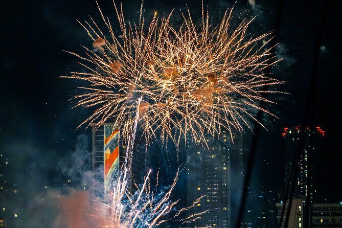 Friday Night Firework Cruise in Waikiki - Fireworks from the deck: what you’re really buying