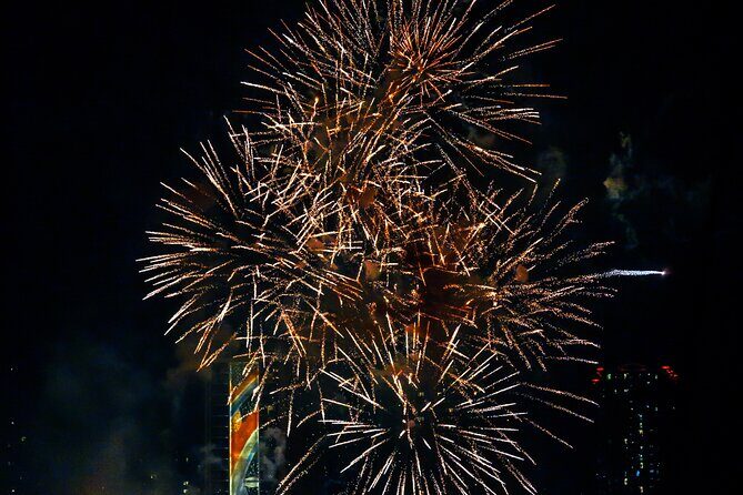 Friday Night Firework Cruise in Waikiki - Diamond Head at night: the calm part that makes the cruise worth it