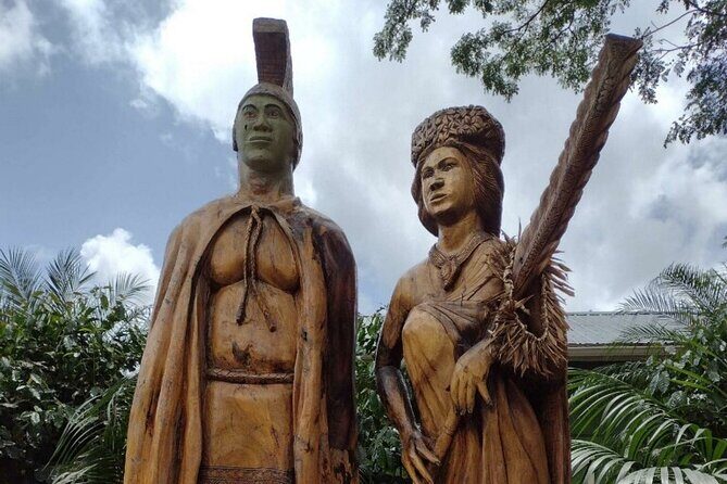 Full Day Oahu Tour with Byodo Temple & Waimea Waterfalls - Tropical Farms Macadamia Outlet: Tastings That Actually Teach You Something