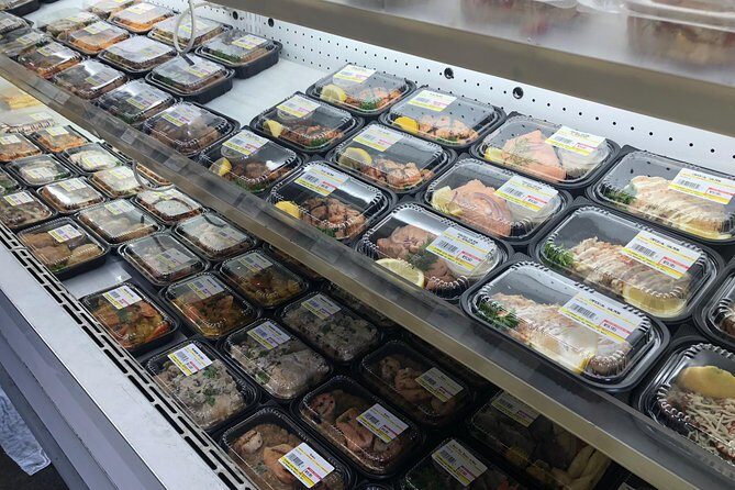 Hawaiian Food Tour by Bike in Oahu - The guide matters: Kelly’s narration and the photo/video extras