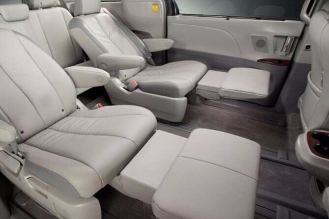 Honolulu Airport & Waikiki Hotels Private Transfer by Minivan (up to 5 people) - The Ride Experience: Clean Minivan Comfort and Privacy