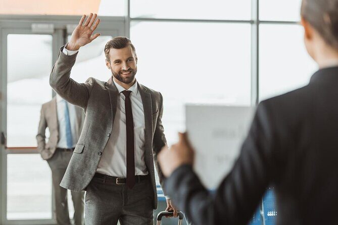 Honolulu Airport & Waikiki Hotels Private Transfer by Passenger Van(up to 14ppl) - Communication and Meet-Up Clarity: The Stuff That Prevents Headaches
