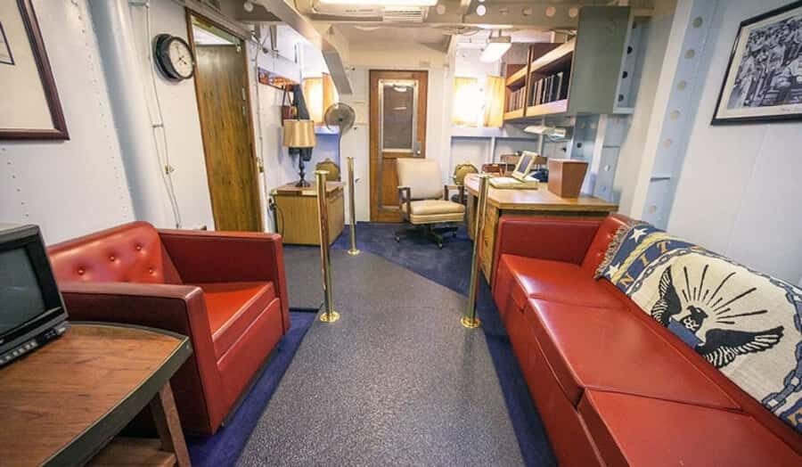 Honolulu: Battleship Missouri Memorial with Guide Option - Your admission plan: included guided tour plus self-guided freedom