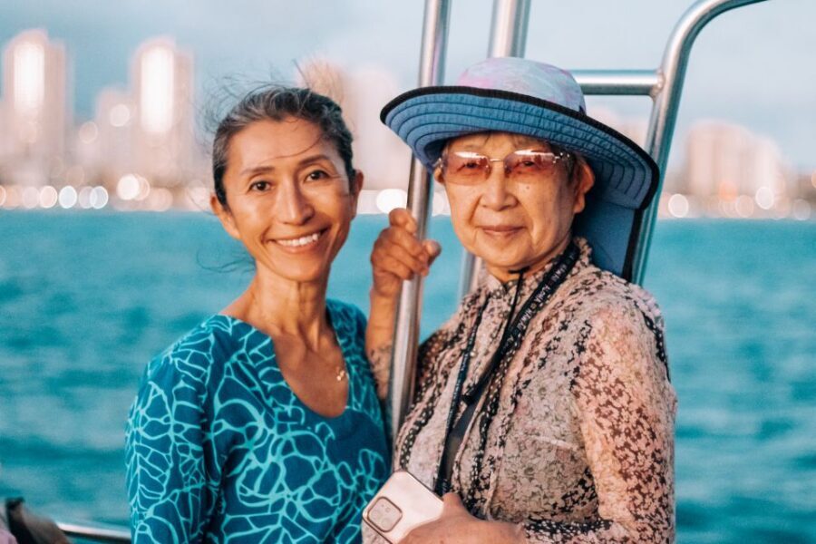 Honolulu: Friday Night Fireworks Cruise with Music - Entertainment on the Water: Music, Water Views, and a Real Night Out