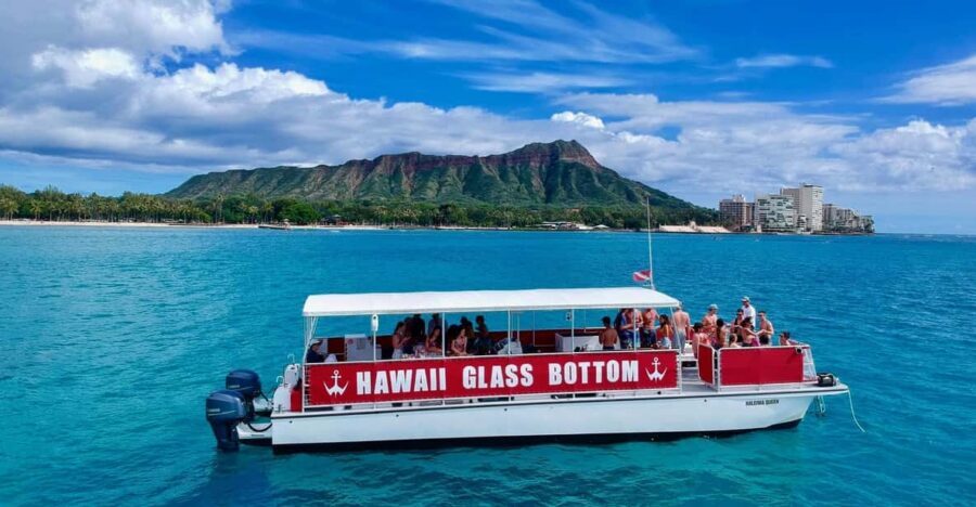 Honolulu: Glass Bottom Boat Tour along Oahu's South Shore - From Kewalo Basin to Lē’ahi: the route that turns into a floating viewpoint