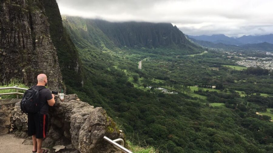 Honolulu: Oahu Island Full-Day Guided Tour by Bus with Lunch - Byodo-In Temple: a Japan replica that changes how you see Hawaii