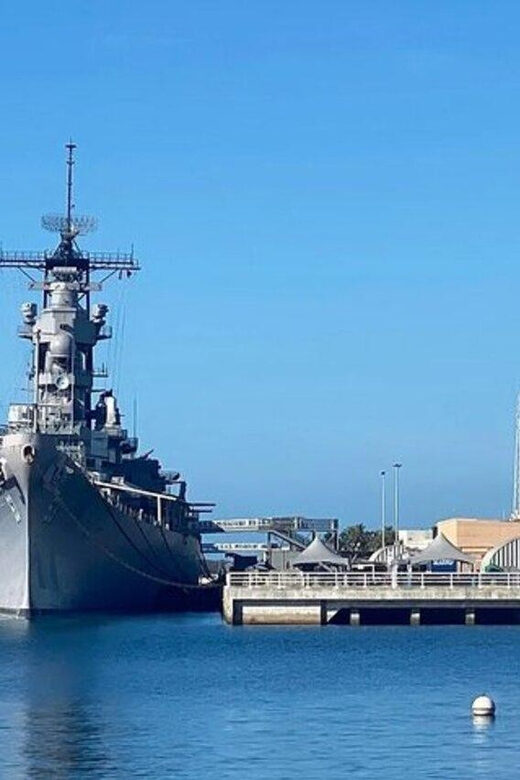 Honolulu: Pearl Harbor, USS Arizona and Battleship Missouri - The USS Arizona Memorial boat ride, and why it lands