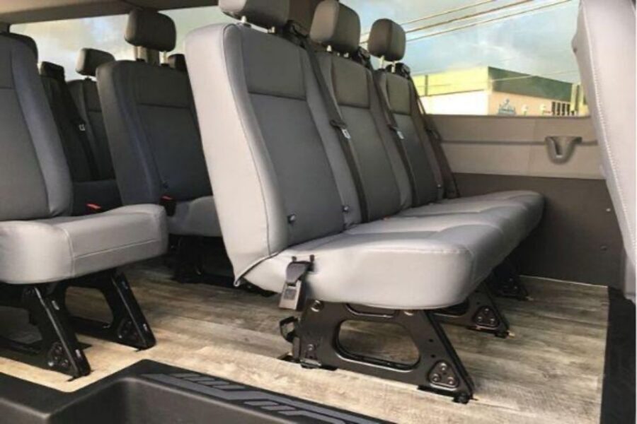 Honolulu: Private Airport Transfer with Arrival Lei Greeting - Price and value: $40 per person in the real world