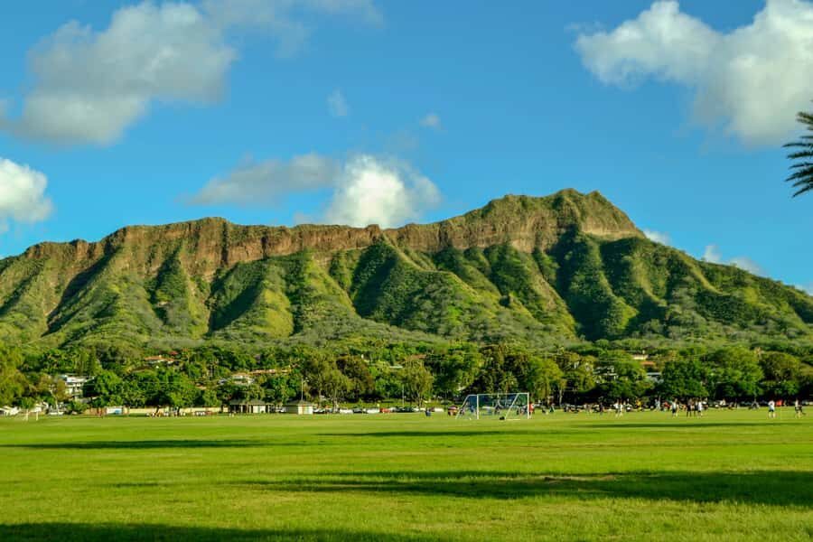 Honolulu: Ultimate Pearl Harbor and Circle Island Tour - Mokoliʻi / Chinaman’s Hat: quick photo stop, big payoff
