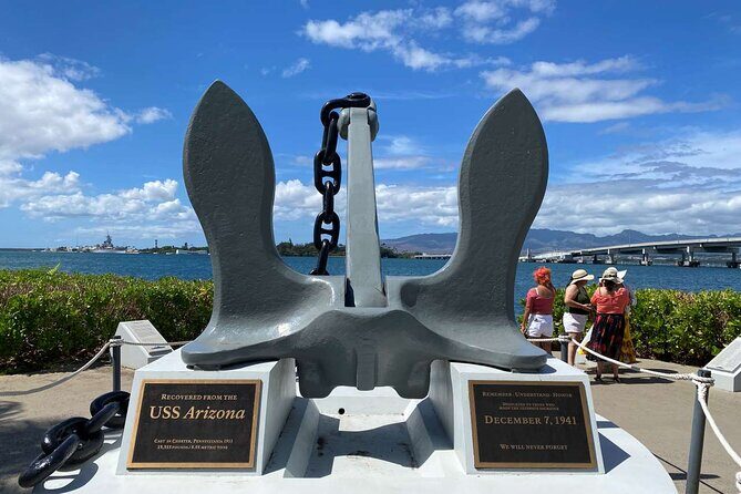 Luxury Pearl Harbor USS Arizona Memorial Small Group Tour - What You See at the Memorial Wall (and Why People Get Quiet)