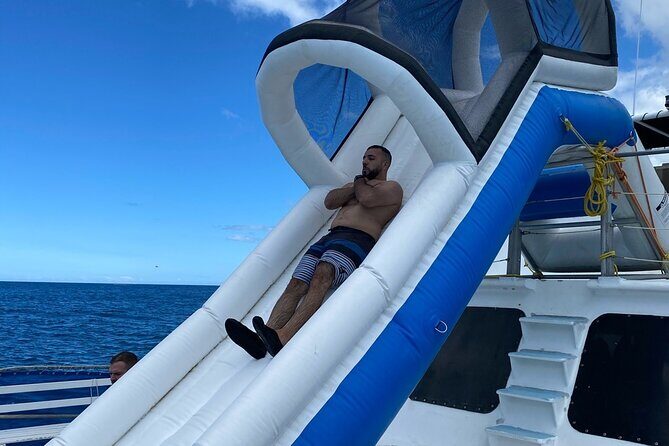 Oahu 5-in-1 Deluxe Cruise: Turtle Snorkeling & Ocean Activities - Snacks, soft drinks, and the rhythm of the day