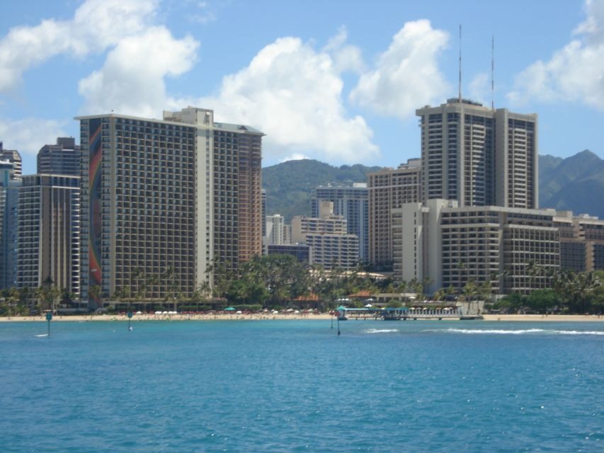 Oahu Boat Cruise to Diamond Head - Cruising Waikiki’s coastline from the offshore perspective