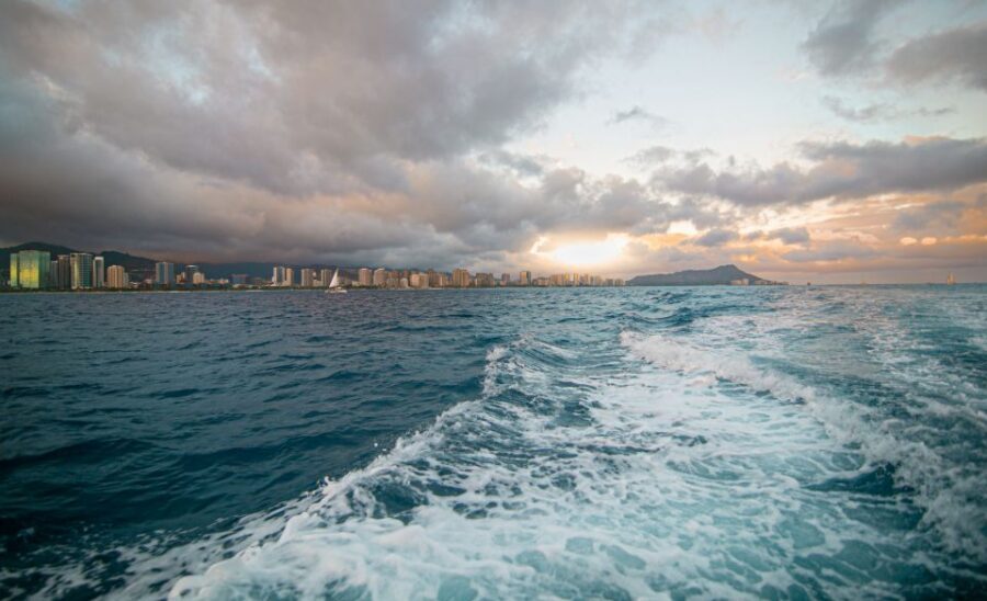 Oahu: BYOB or Cash Bar Waikiki Sunset Cruise - Should you book this Waikiki sunset cruise?