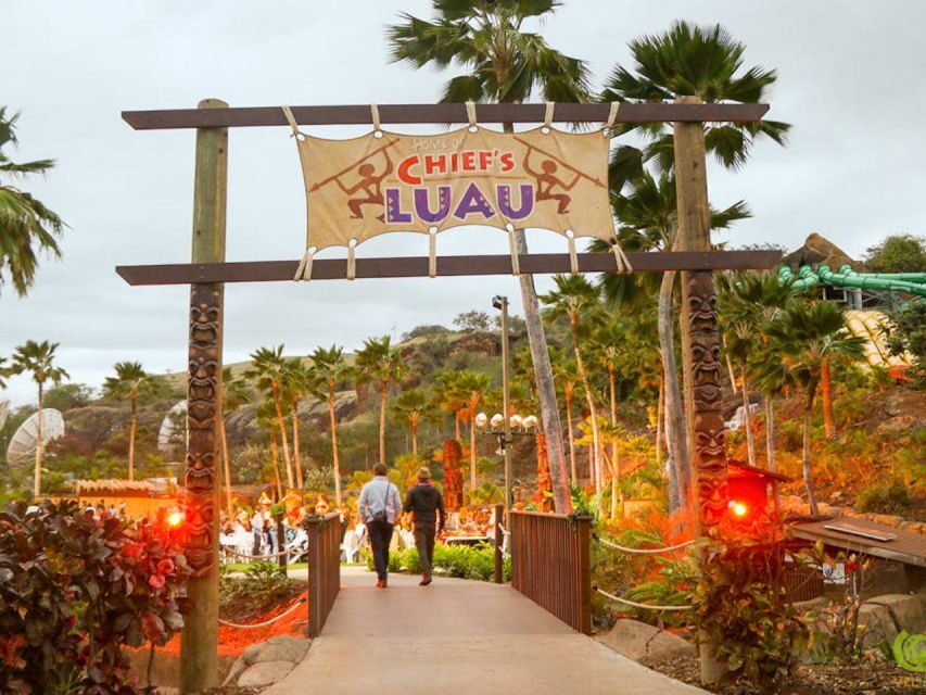 Oahu: Chief's Luau Dinner Show - Chief Sielu’s Fire Knife Dance: The Main Event