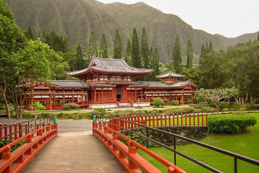 Oahu: Circle Island Top Sights Full-Day Tour w/ Local Guide - Byodo-In Temple: quiet gardens and koi pond calm