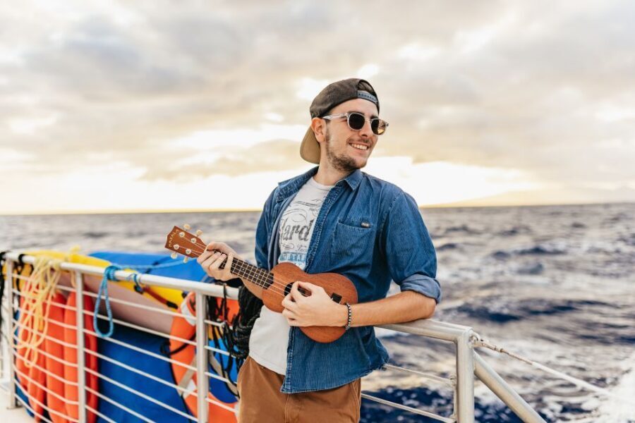 Oahu: Diamond Head Cruise with Drinks & Appetizers - The Route Along Waikiki: Diamond Head from the Water