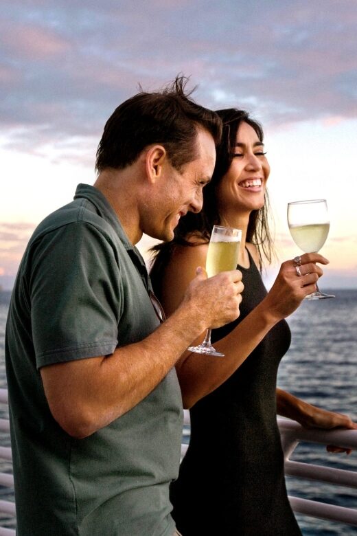 Oahu: Friday Night Fireworks Cocktail Cruise - Key highlights worth planning around
