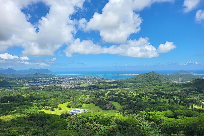 Oahu Fun Circle Island Tour With Pickup - Kualoa Regional Park: Chinaman’s Hat and Picture-Heavy Jurassic Park Territory