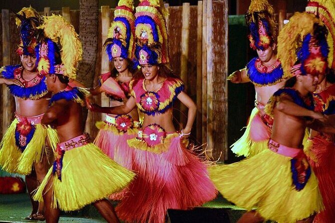 Oahu: Germaine's Luau - The evening flow from 5:30 pm to about 8:30 pm