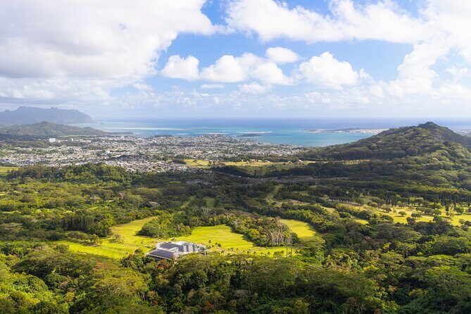 Oahu Grand Circle Island and Haleiwa Tour: 9-Hr Deluxe Experience - Diamond Head and Surf Coast Views: Seeing the Famous Stuff Without Detours