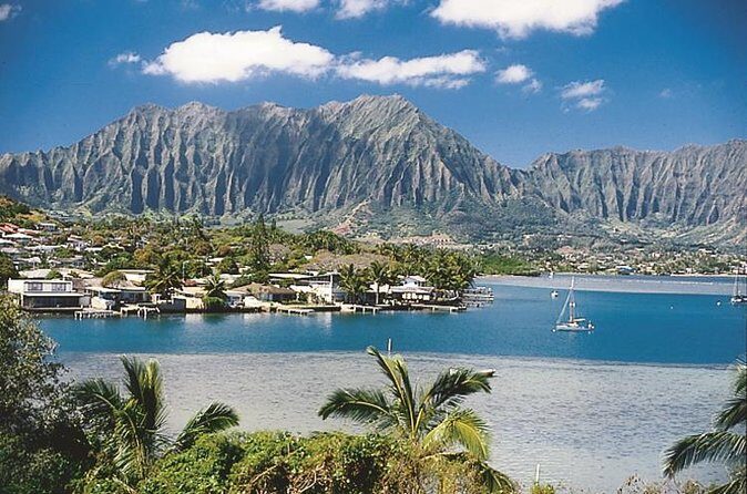 Oahu Grand Circle Island: Discover the Heart & Soul of Hawaii - From the Honolulu Volcanic Series to Expensive Beachfront: The Scenic Setup