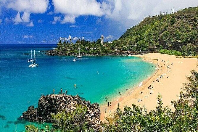 Oahu Grand Circle Island Experience Departing from Kauai - Kahuku Shrimp Stand and the North Shore Food Run
