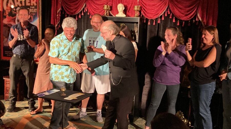 Oahu: Hilton Waikiki Beach Hotel Magical Mystery Show - Getting there: timing, what to bring, and comfort tips